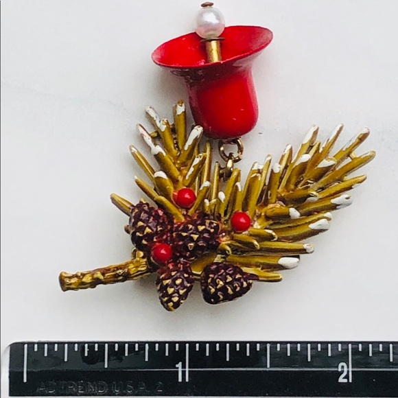 ART signed Christmas snow cap bough pine cone pin - Picture 6 of 10
